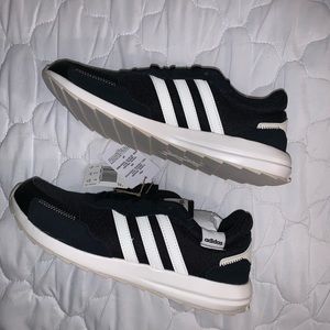 Adidas Retrorun Sneakers BRAND NEW